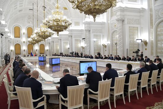 Президент РФ В. Путин провел заседание Госсовета по вопросам аграрной политики