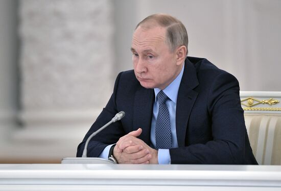 Президент РФ В. Путин провел заседание Госсовета по вопросам аграрной политики