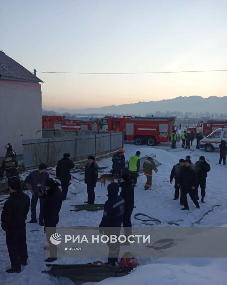 Крушение пассажирского самолета в Казахстане