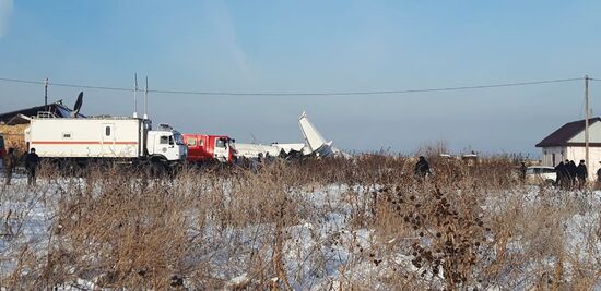 Крушение пассажирского самолета в Казахстане