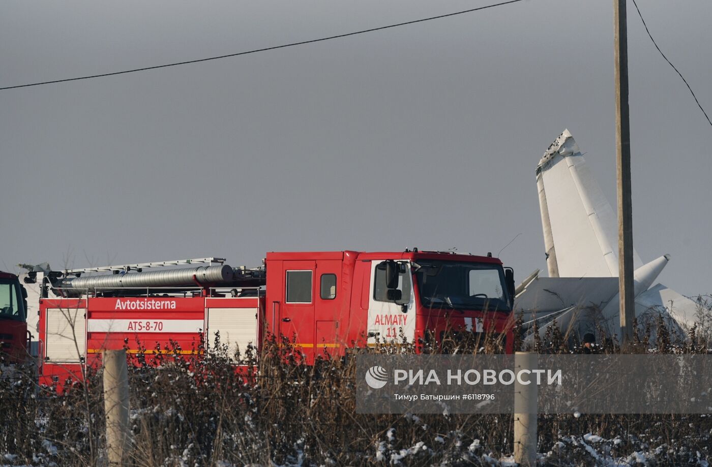 Крушение пассажирского самолета в Казахстане