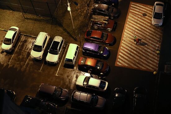 С 1 января повысят штрафы за ночную парковку коммерческого транспорта и каршеринговых автомобилей