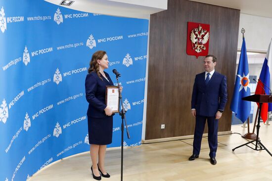 Премьер-министр РФ Д. Медведев посетил Национальный центр управления в кризисных ситуациях МЧС России 