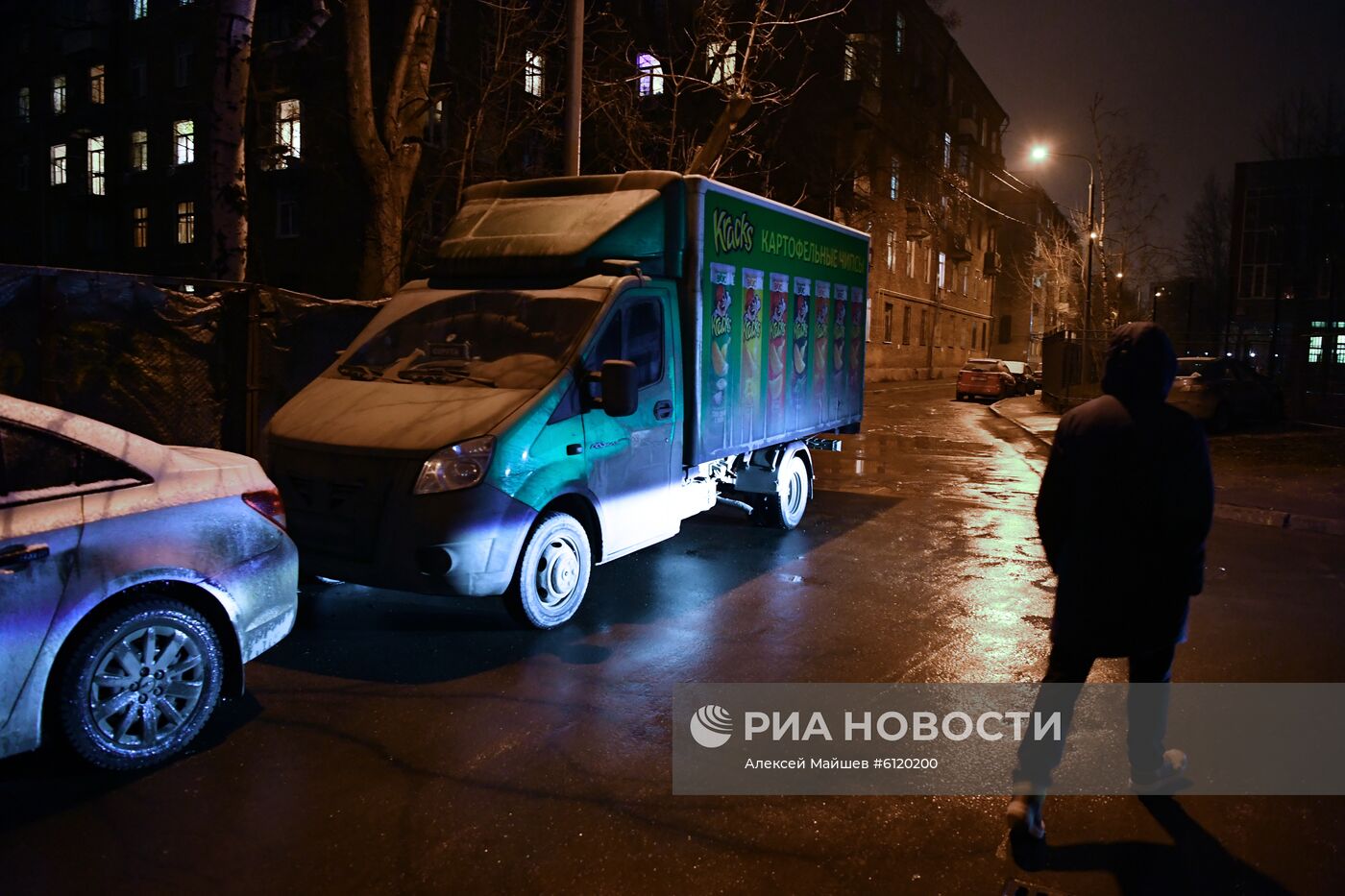 С 1 января повысят штрафы за ночную парковку коммерческого транспорта и каршеринговых автомобилей