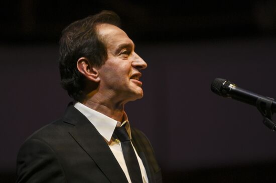 Концерт "Камю, Шуберт, Малер, Сен-Санс" в Москве