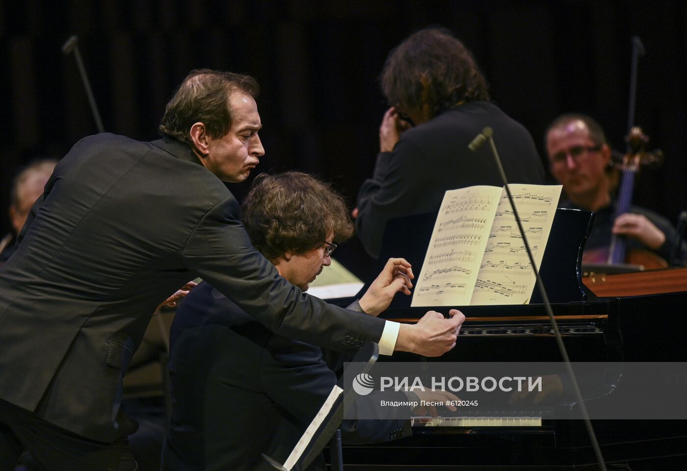 Концерт "Камю, Шуберт, Малер, Сен-Санс" в Москве