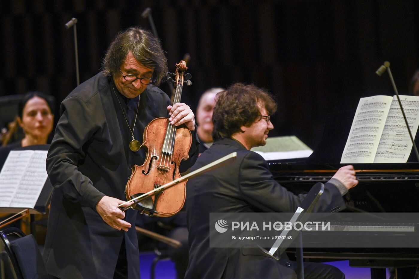 Концерт "Камю, Шуберт, Малер, Сен-Санс" в Москве