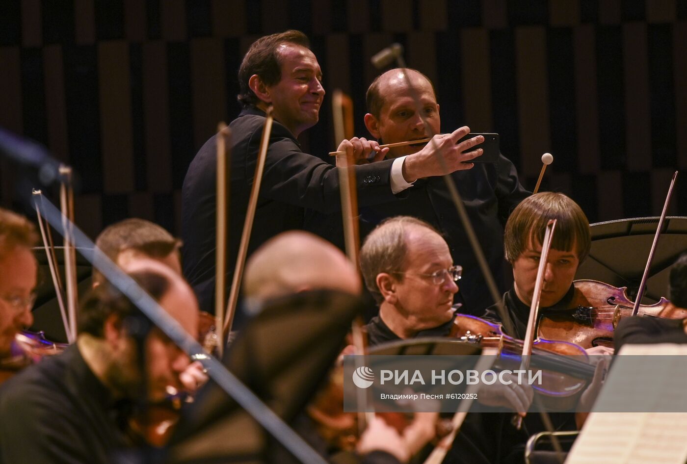 Концерт "Камю, Шуберт, Малер, Сен-Санс" в Москве