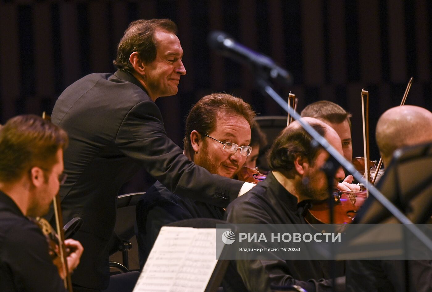 Концерт "Камю, Шуберт, Малер, Сен-Санс" в Москве