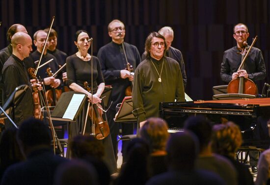 Концерт "Камю, Шуберт, Малер, Сен-Санс" в Москве