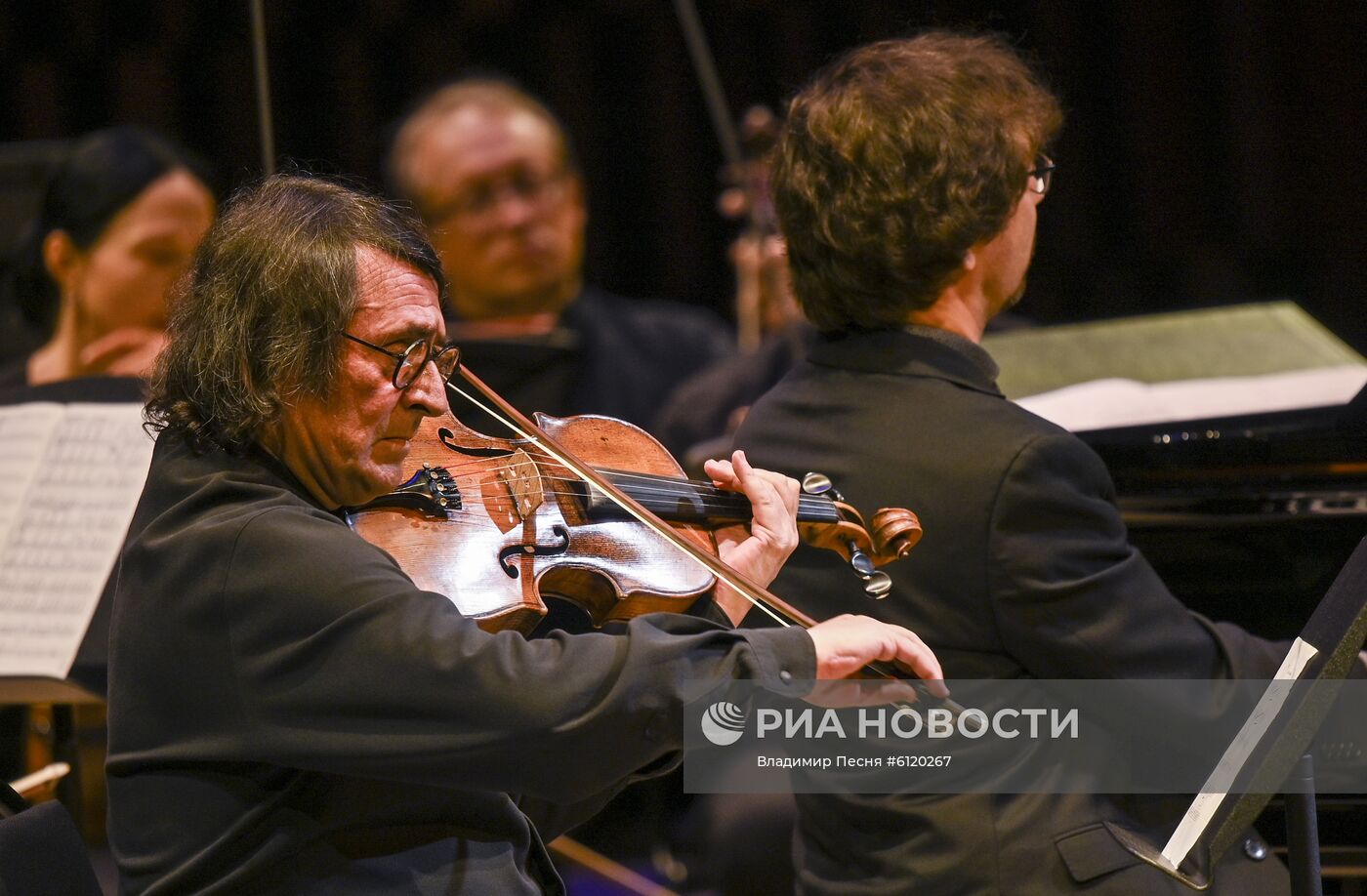 Концерт "Камю, Шуберт, Малер, Сен-Санс" в Москве