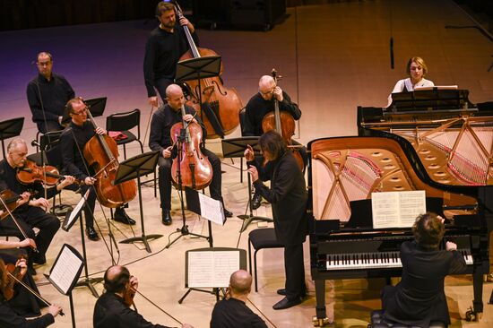 Концерт "Камю, Шуберт, Малер, Сен-Санс" в Москве