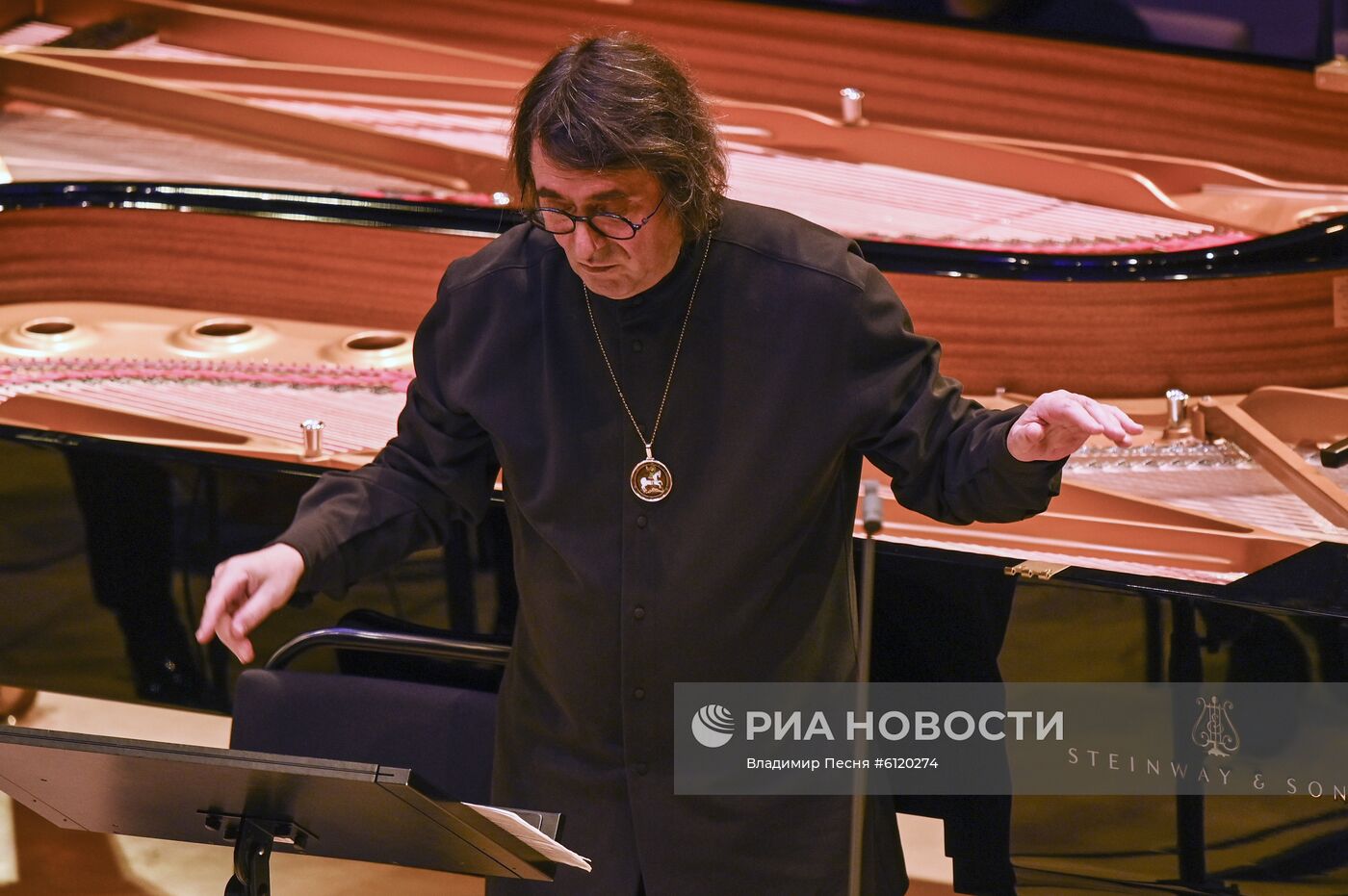 Концерт "Камю, Шуберт, Малер, Сен-Санс" в Москве