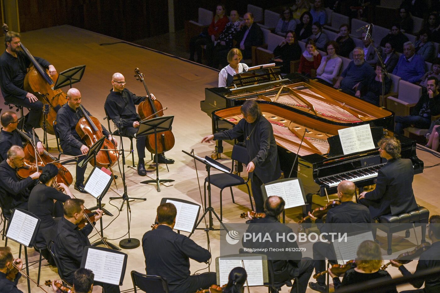 Концерт "Камю, Шуберт, Малер, Сен-Санс" в Москве