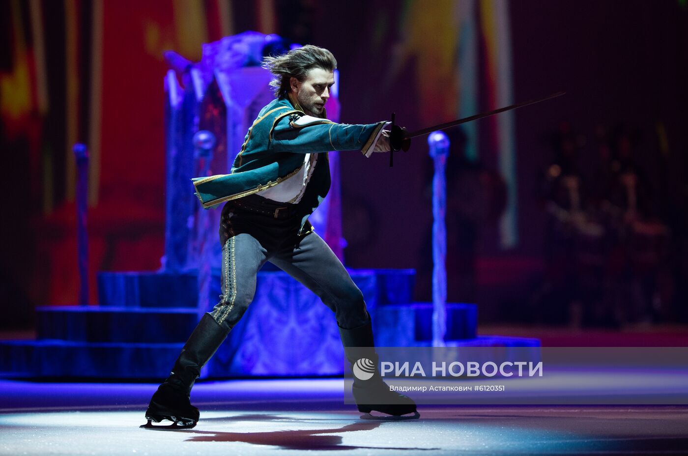 Премьера ледового шоу "Спящая красавица: легенда двух королевств"
