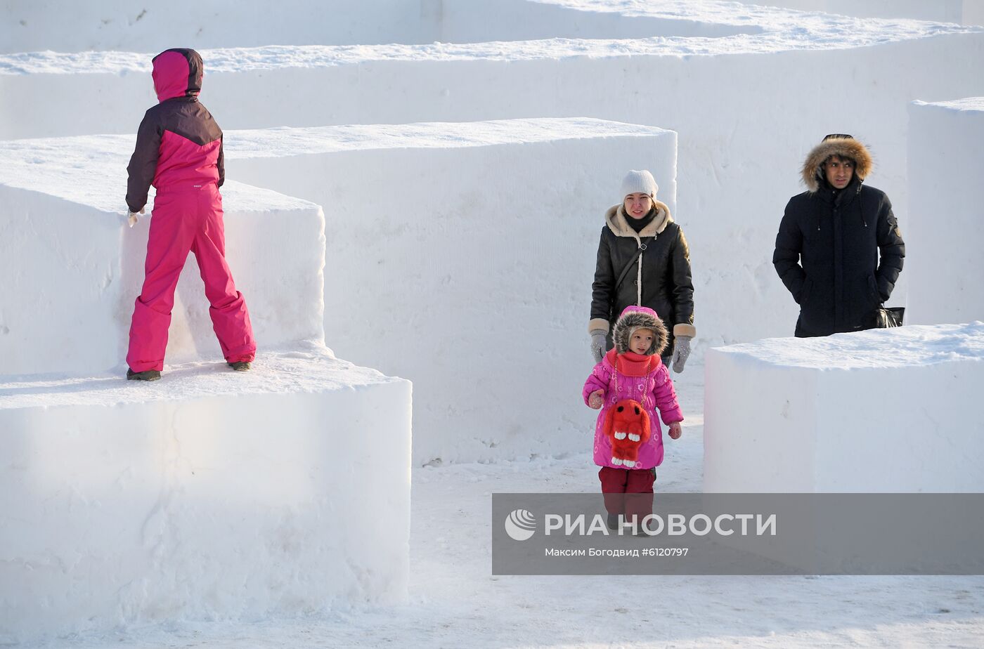 Открытие снежного лабиринта в Казани