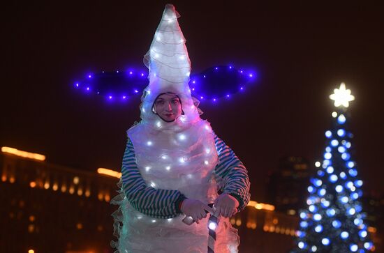 Фестиваль скульптур "Ледовая Москва. В кругу семьи"