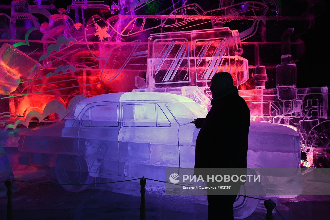 Фестиваль скульптур "Ледовая Москва. В кругу семьи"