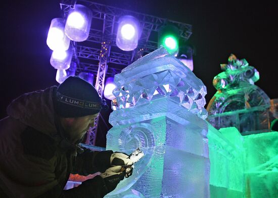 Фестиваль скульптур "Ледовая Москва. В кругу семьи"