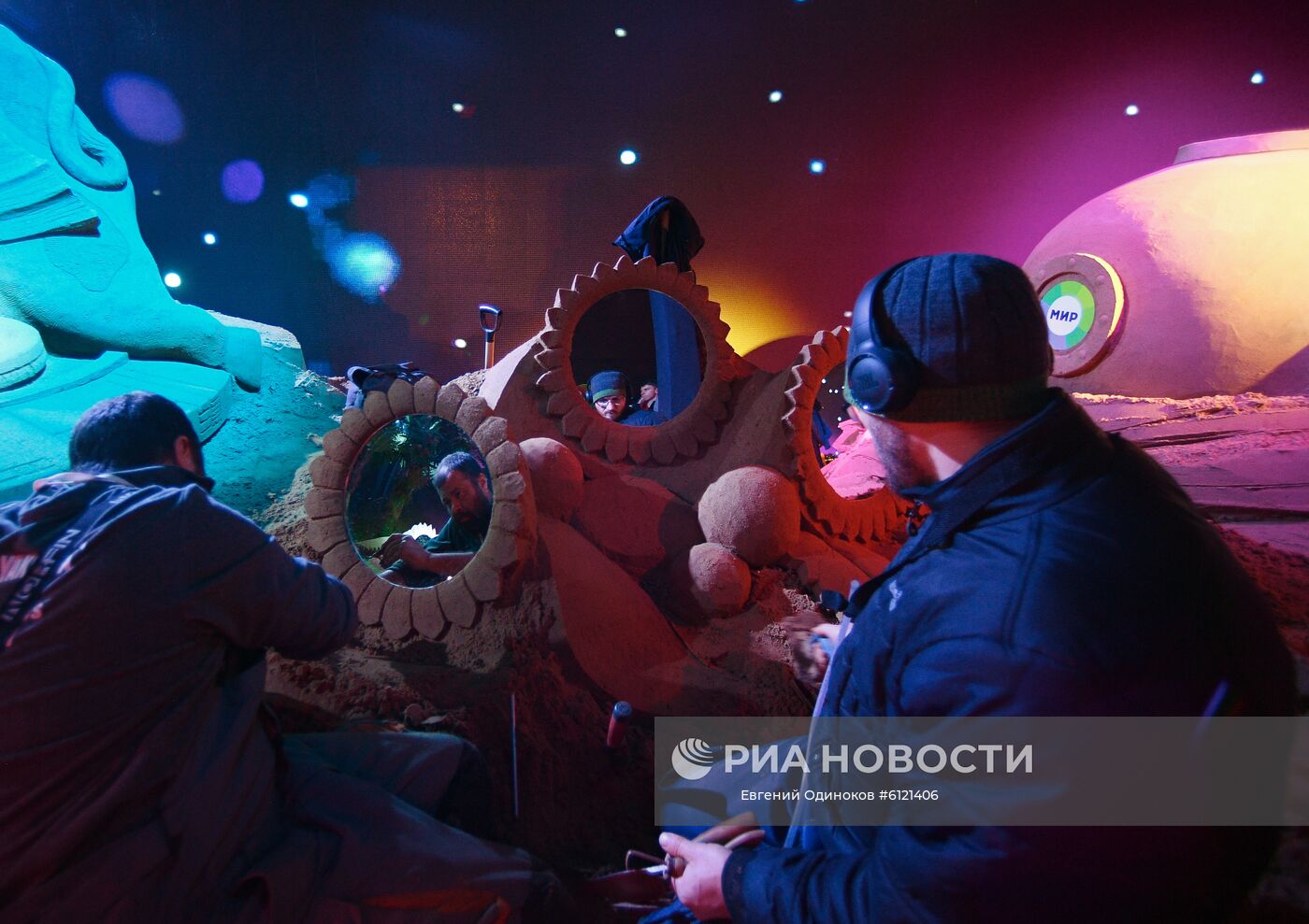 Фестиваль скульптур "Ледовая Москва. В кругу семьи"