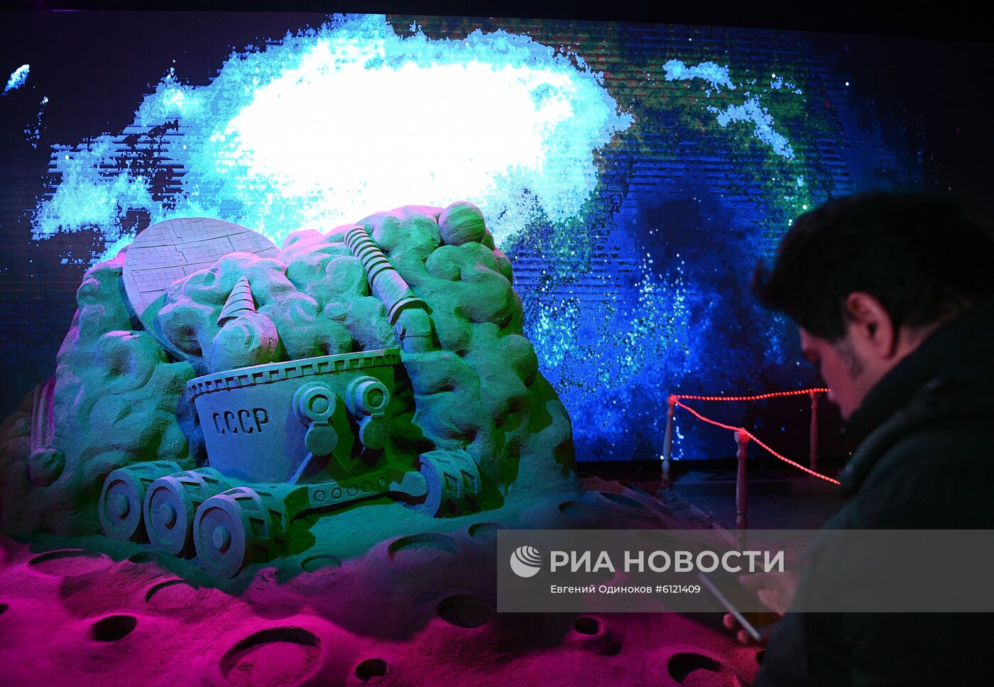 Фестиваль скульптур "Ледовая Москва. В кругу семьи"