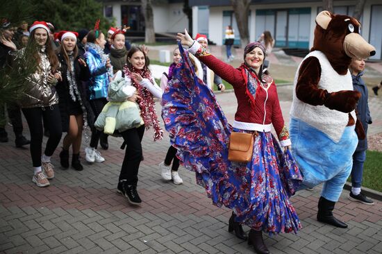 Новогодний костюмированный карнавал в Геленджике