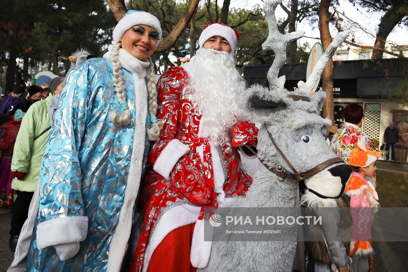 Новогодний костюмированный карнавал в Геленджике