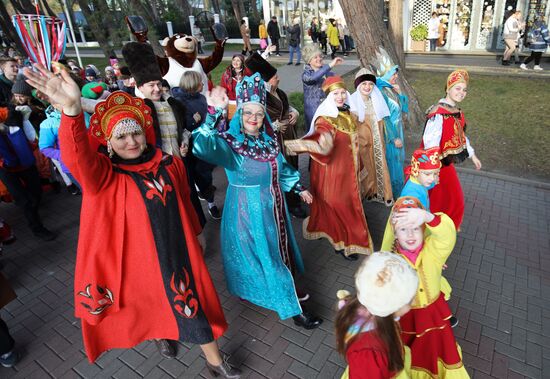 Новогодний костюмированный карнавал в Геленджике