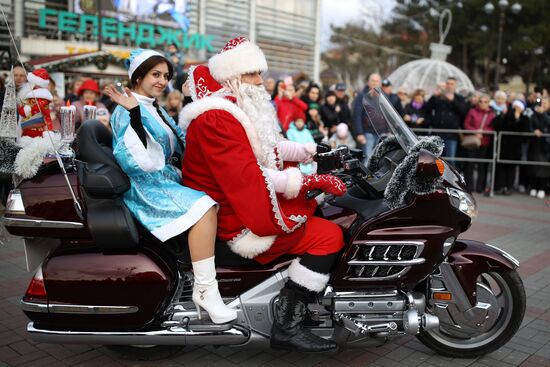 Новогодний костюмированный карнавал в Геленджике