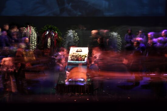 Прощание с Галиной Волчек