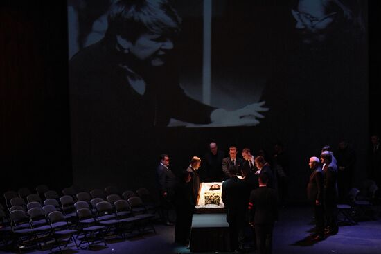 Прощание с Галиной Волчек