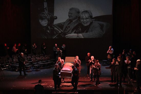 Прощание с Галиной Волчек