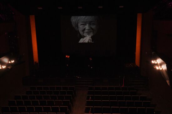 Прощание с Галиной Волчек