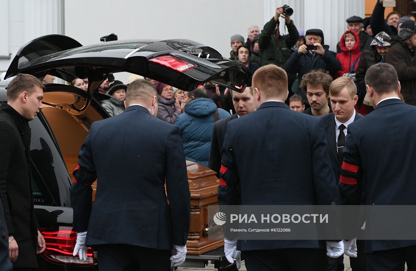 Прощание с Галиной Волчек