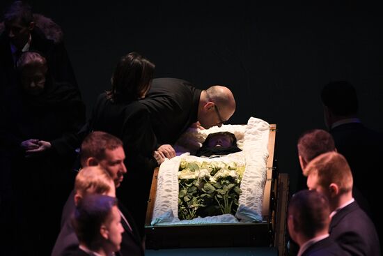 Прощание с Галиной Волчек