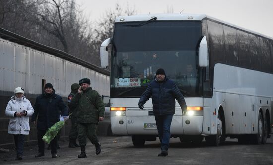 Обмен военнопленными между ДНР, ЛНР и Украиной в Донецкой области