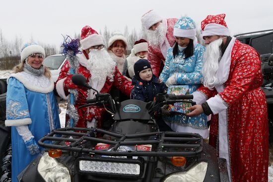 Благотворительная акция "Пробег Дедов Морозов" в Рыбинске