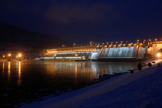 Праздничная иллюминация на Красноярской ГЭС