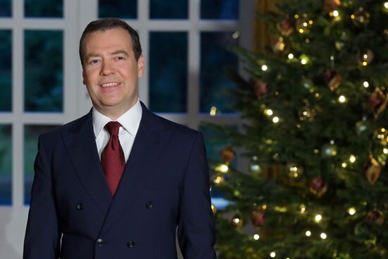 Поздравление премьер-министра РФ Д. Медведева с Новым годом