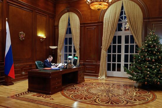 Поздравление премьер-министра РФ Д. Медведева с Новым годом