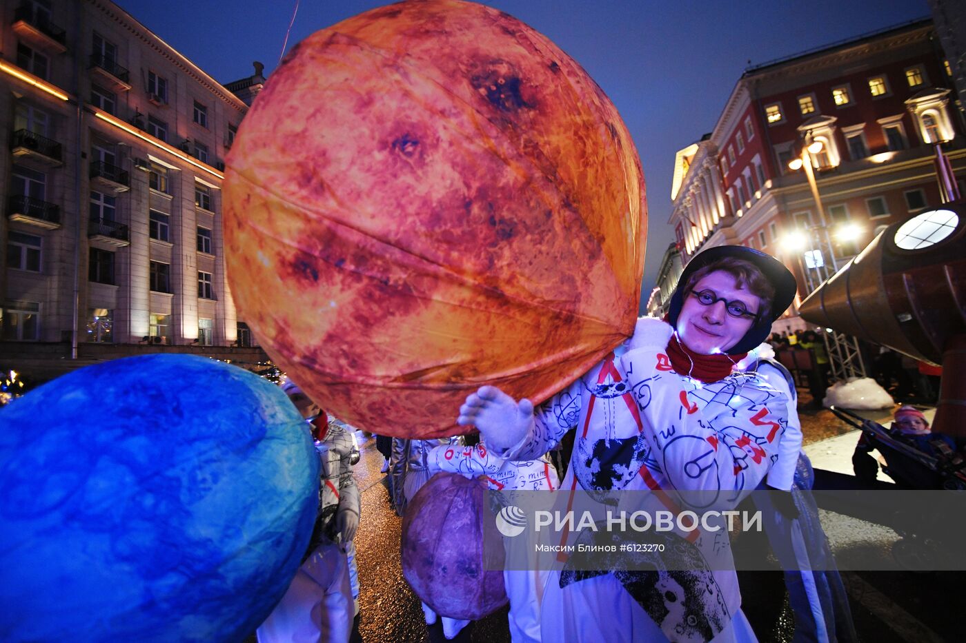 Новогоднее украшение центральных улиц Москвы