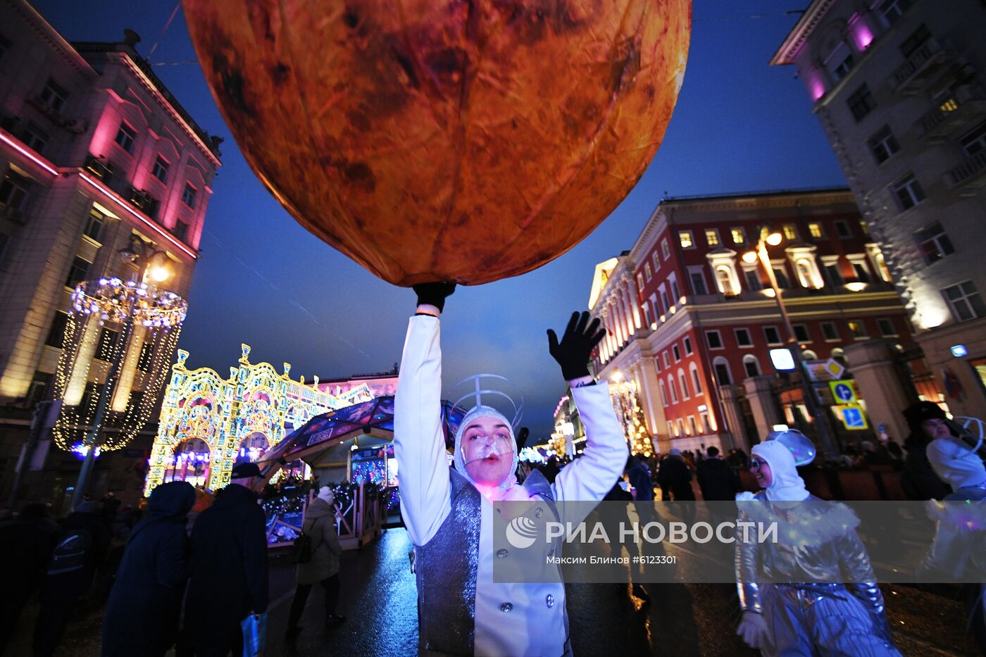 Новогоднее украшение центральных улиц Москвы