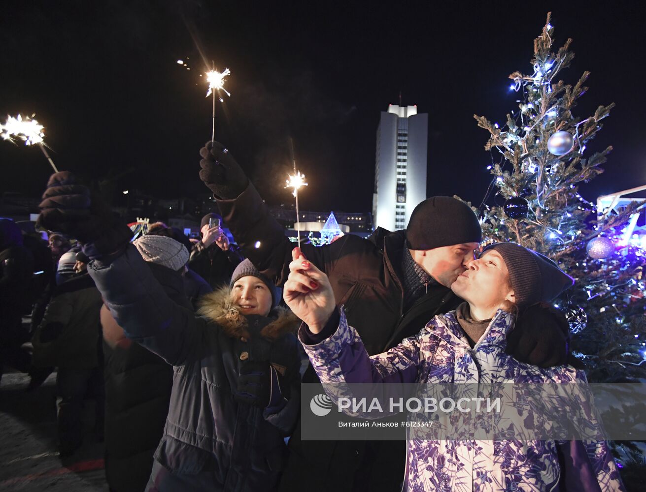 Празднование Нового года в городах России