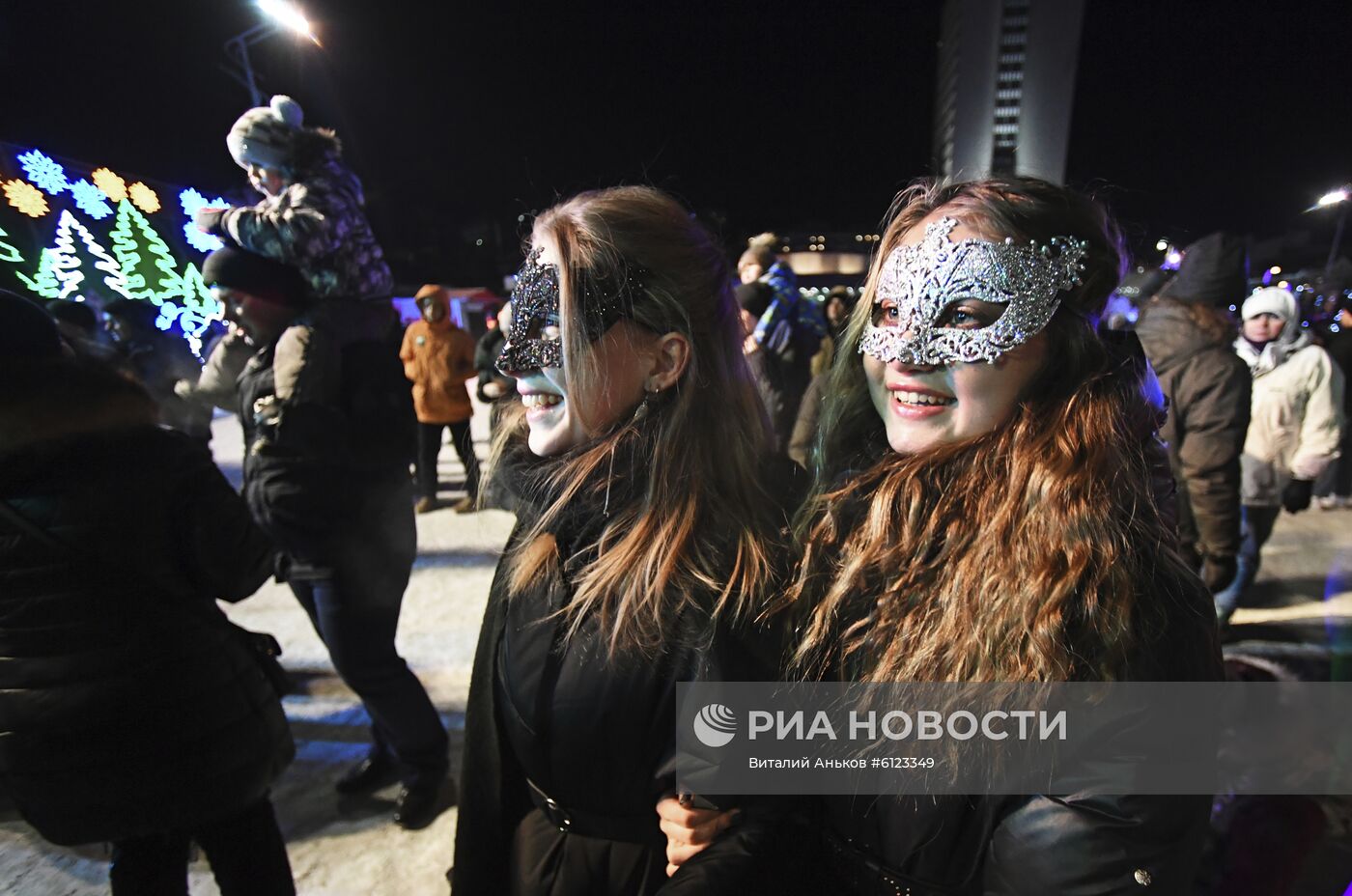 Празднование Нового года в городах России