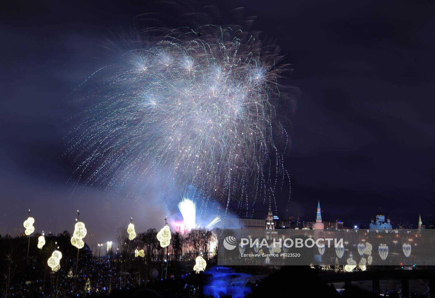 Празднование Нового года в Москве