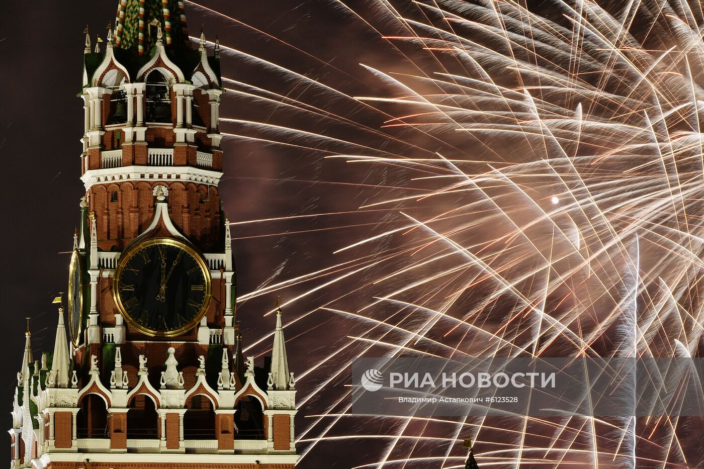 Празднование Нового года в Москве