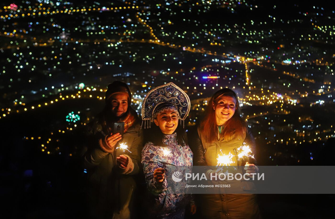 Празднование Нового года в городах России