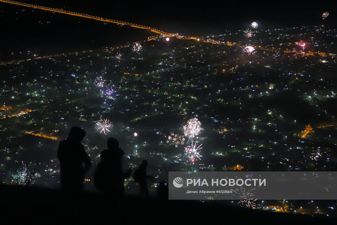 Празднование Нового года в городах России