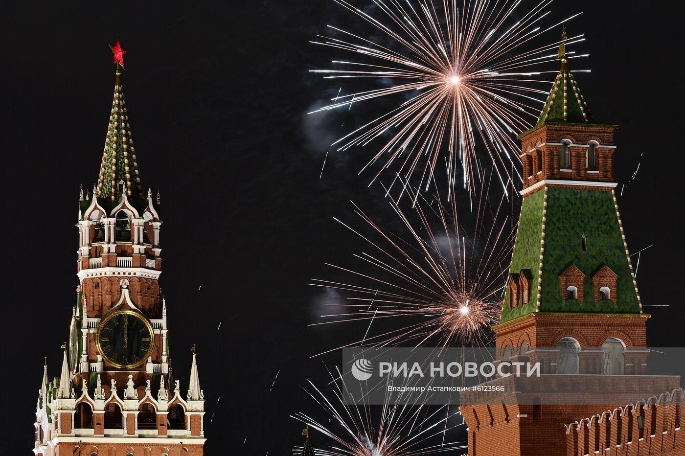 Празднование Нового года в Москве