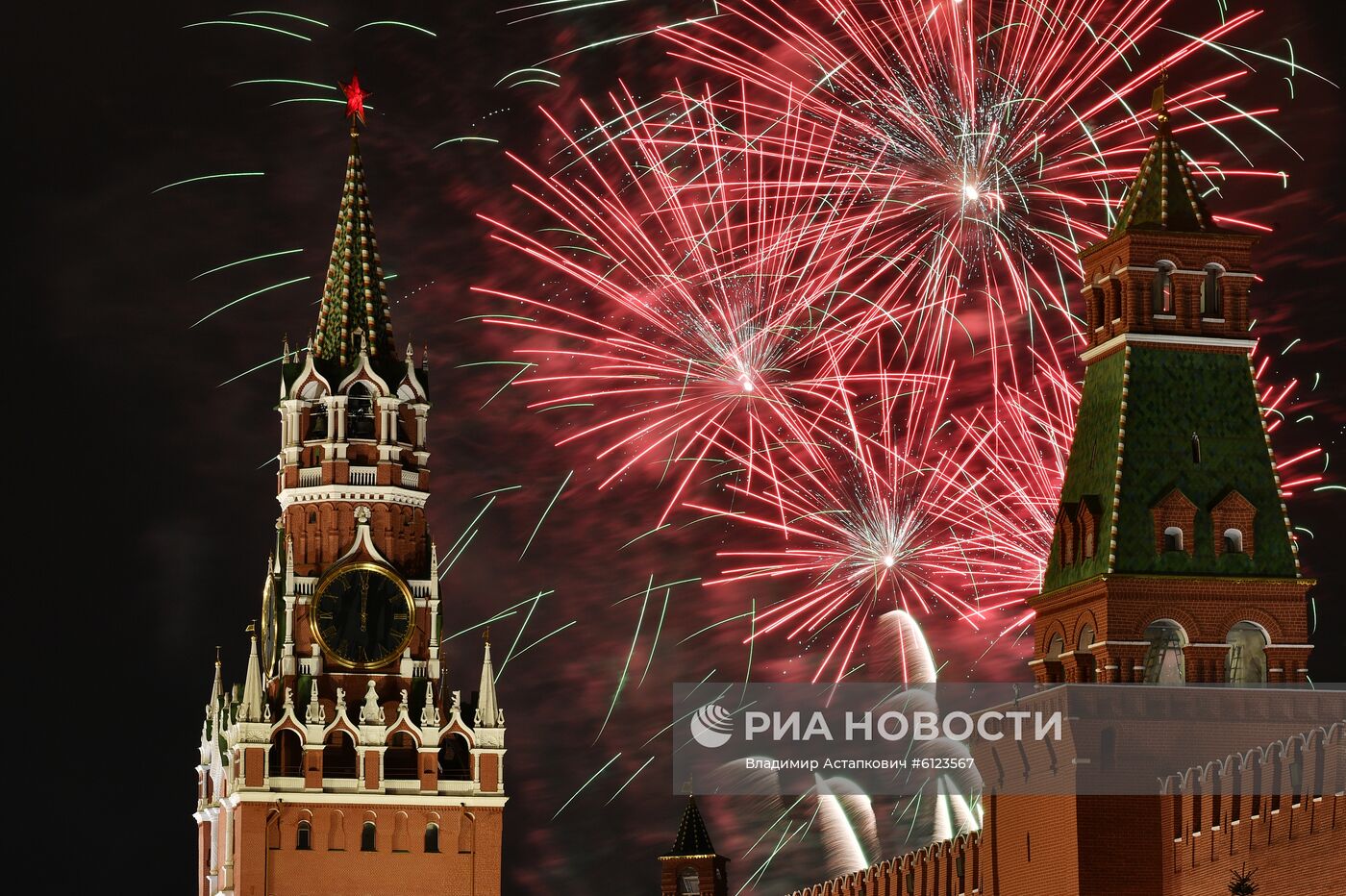 Празднование Нового года в Москве